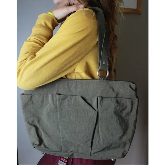 NWOT Easy Spirit Dark Army Green Hand Shoulder Bag Side Zipper Lightweight Purse - Picture 1 of 3
